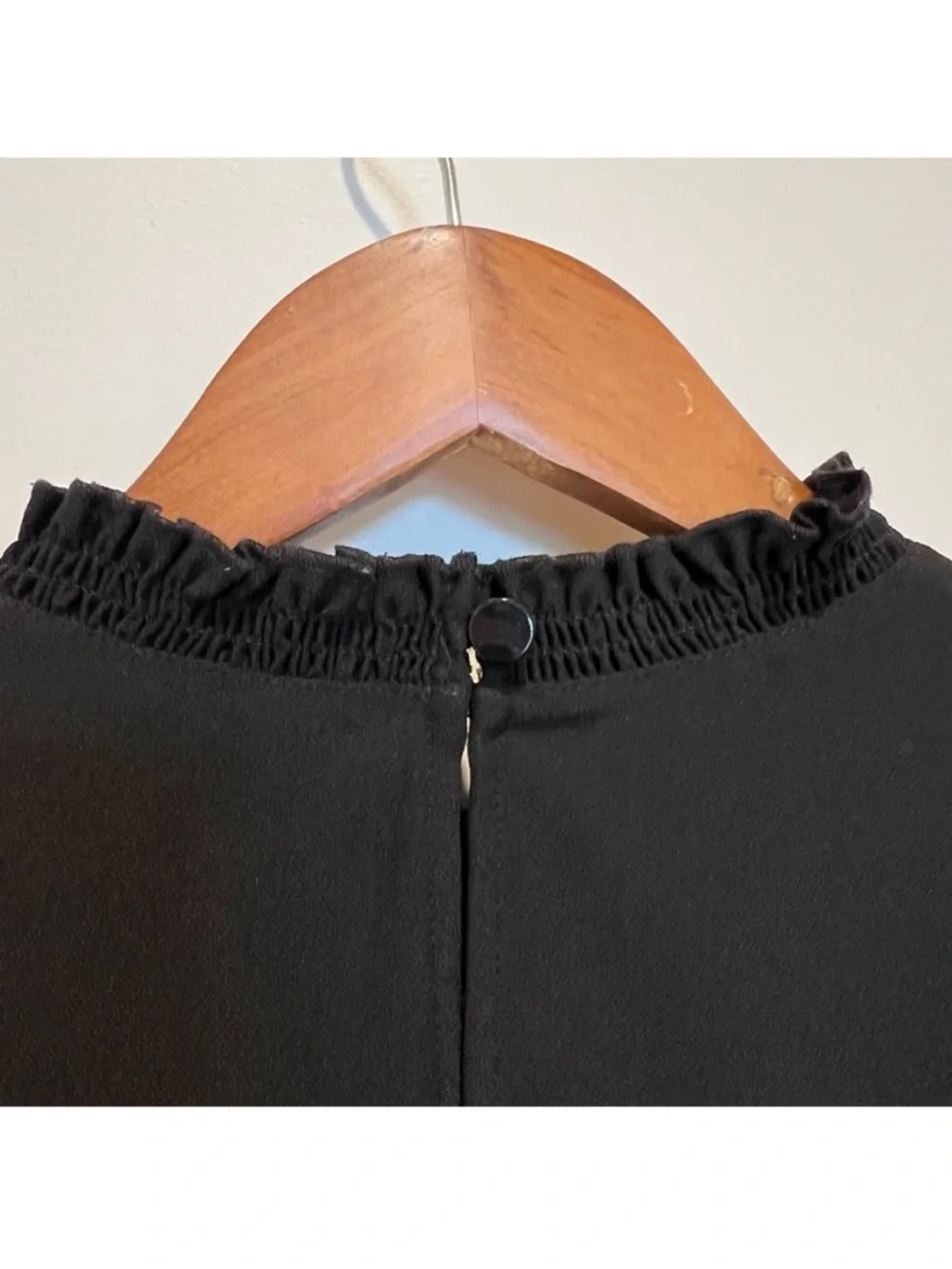 Kate Spade New York Shift Dress Flutter Sleeve Size 8 Black Classic LBD